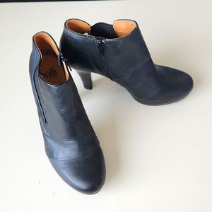 Sofft Black Leather High Heel Platform Booties with Zipper Size 9 Excellent